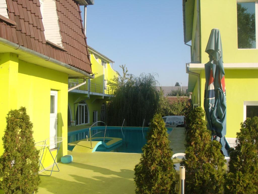 Pension Eclipse Hotel Oradea Exterior photo